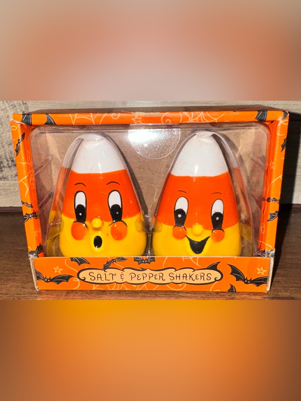 😘 JOHANNA PARKER Ceramic Halloween Vtg Inspo  Candy Corn Salt & Pepper Shakers